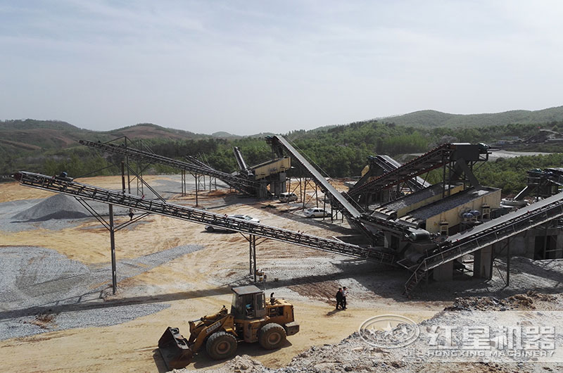 混凝土石塊破碎現場 混凝土石塊破碎現場