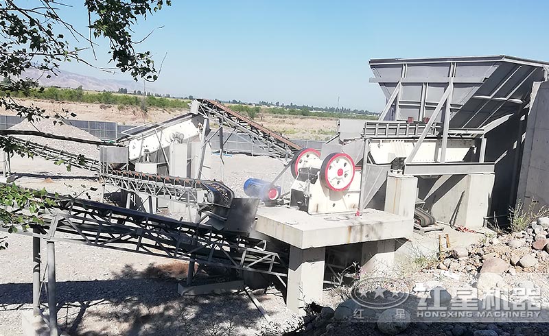 顎式破碎機(jī)現(xiàn)場 顎式破碎機(jī)現(xiàn)場